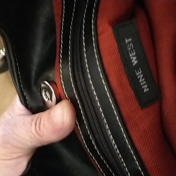 Nine West Gorgeous Black Leather Crossbody Handbag - Picture 2 of 10